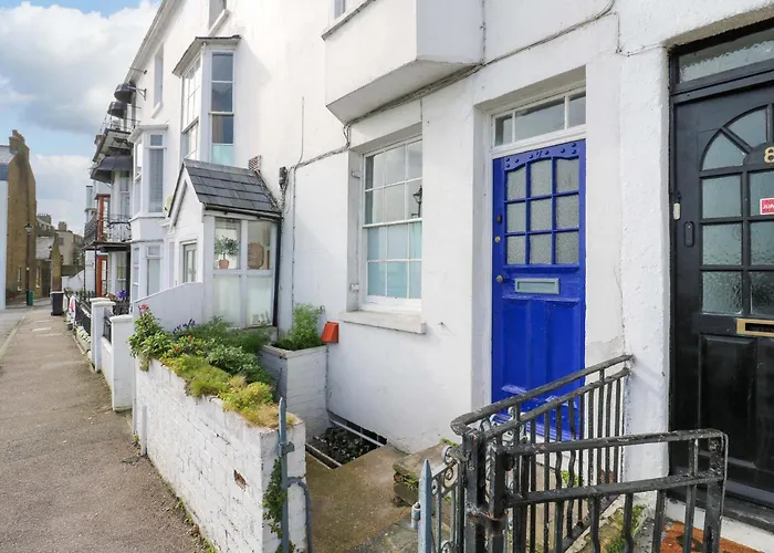 7 Athol Terrace
